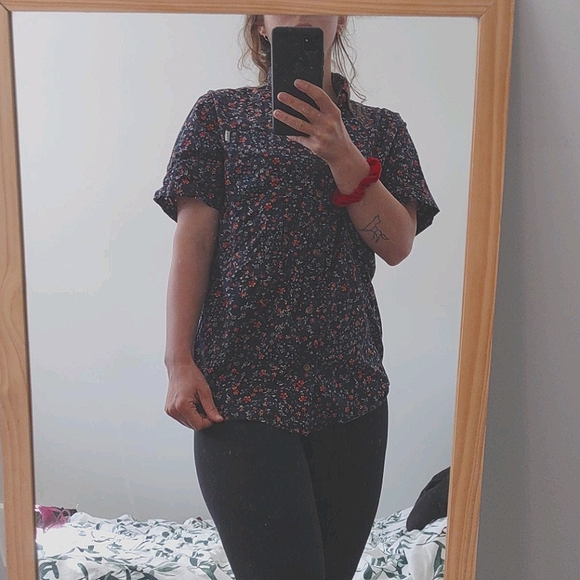 Navy Blue Floral Short Sleeved Collared Button Up - Picture 2 of 7